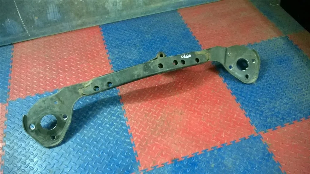 кронштейн фаркопа BMW X5 E53  M54B30 231 лс 3.0i