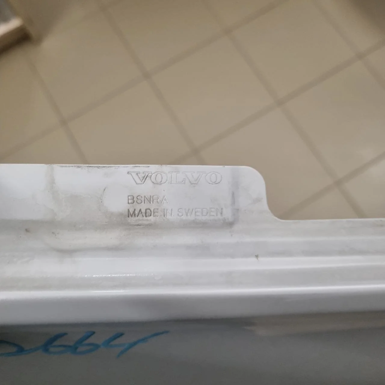 Крыло переднее левое XC60