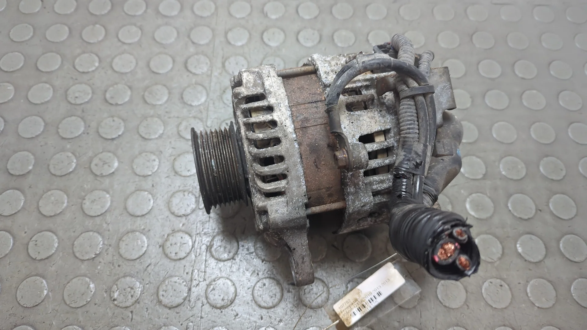 Генератор Infiniti QX56 2010-2013 КПП автомат 4х4 (АКПП) VK56VD Бензин 5.6 л Инжектор