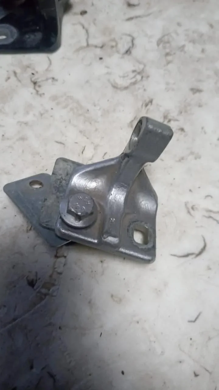 Петля двери задней левой верхняя Mercedes-Benz S-класс W220 (1998—2005)