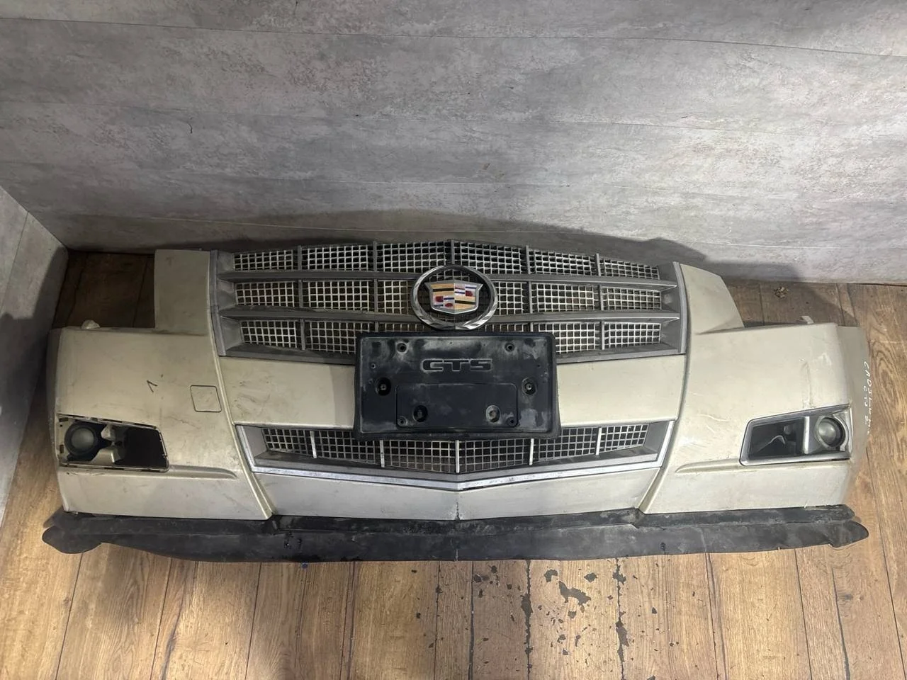бампер передний Cadillac CTS 2