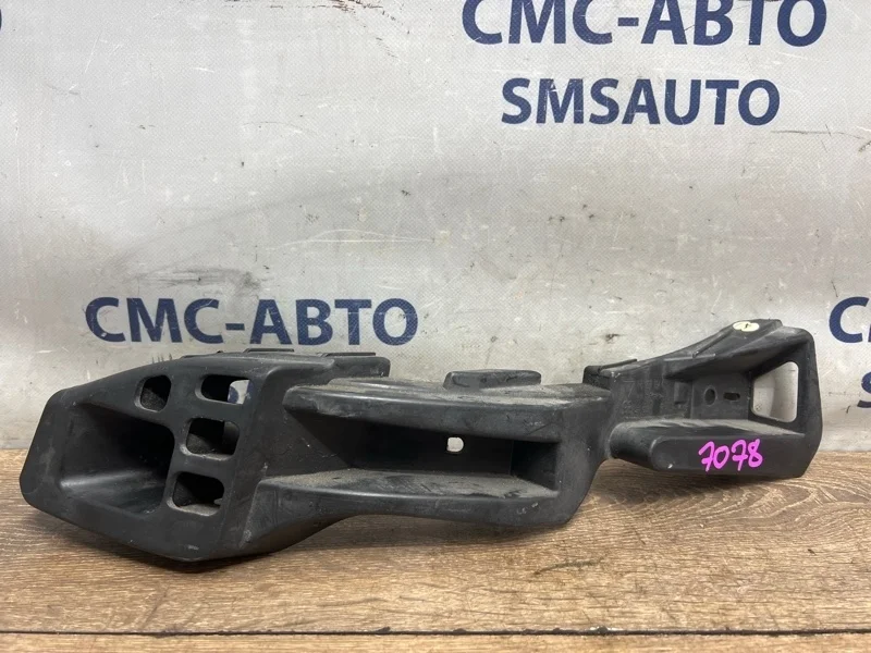 Кронштейн бампера Porsche Cayenne 2011 7P5807394A 958 4.8. 4852, задний правый