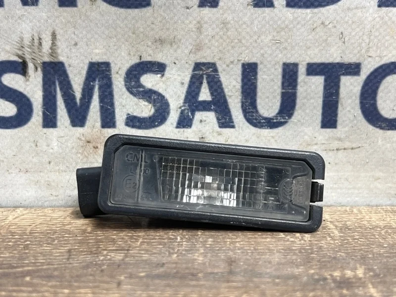 Фонарь подсветки номера Porsche Cayenne 2011 1K8943021 958 4.8. 4852