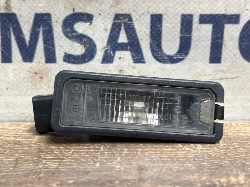 Фонарь подсветки номера Porsche Cayenne 2011 1K8943021 958 4.8. 4852