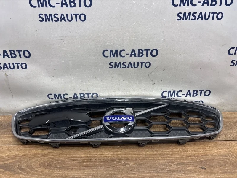 Решетка радиатора Volvo V40 Cross Country 31301890 V40 CROSS COUNTRY B5204T9