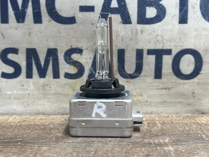 Лампа ксенон Volvo XC90 30763954 ХС90 3.2 B6324S