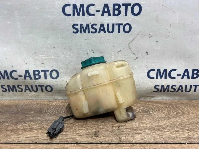 Бачок расширительный Volvo XC90 30760100 ХС90 4.4 B8444S