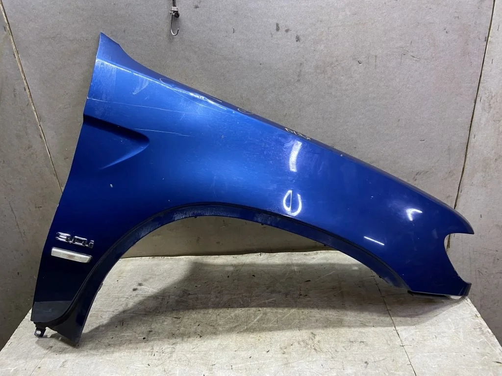 Крыло правое BMW X5 E53 дорест С ДЕФЕКТОМ
