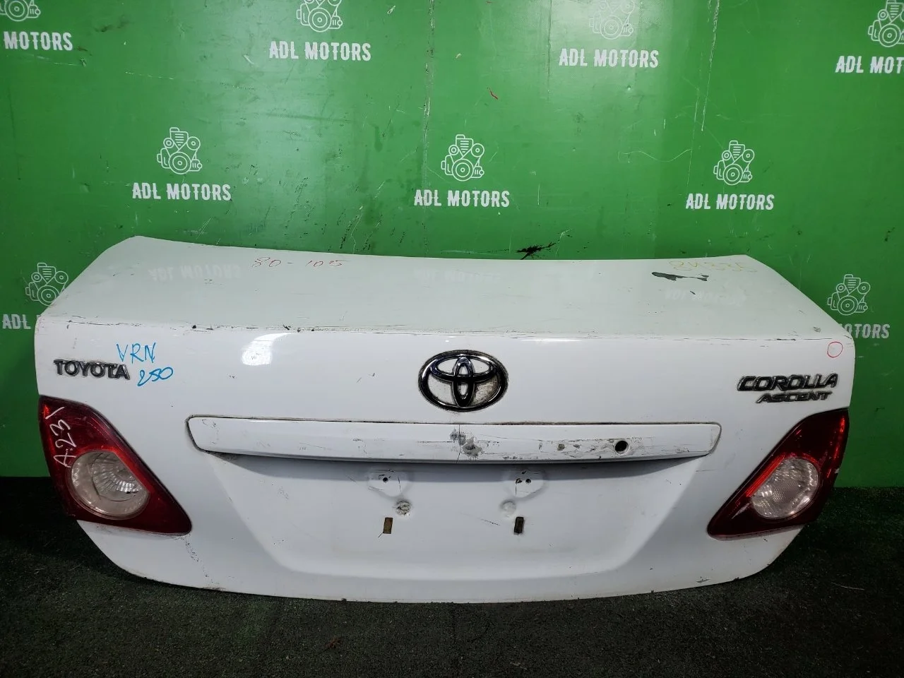 Крышка багажника Toyota Corolla 2006-2012 150