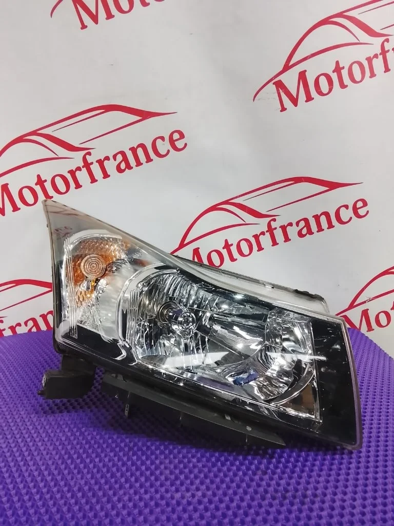 Фара галогеновая Chevrolet Cruze 2011 42371138 J300, передняя правая