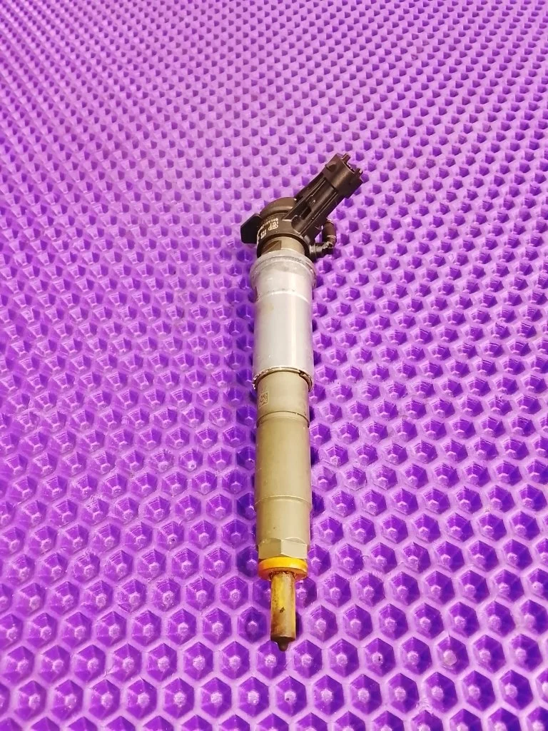 Форсунка дизельная электрическая Nissan X-Trail 0445115007 T31 2.0 DCI M9R