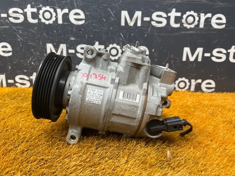 Компрессор кондиционера Audi Q3 2013 1K0820808A 8U CCZC