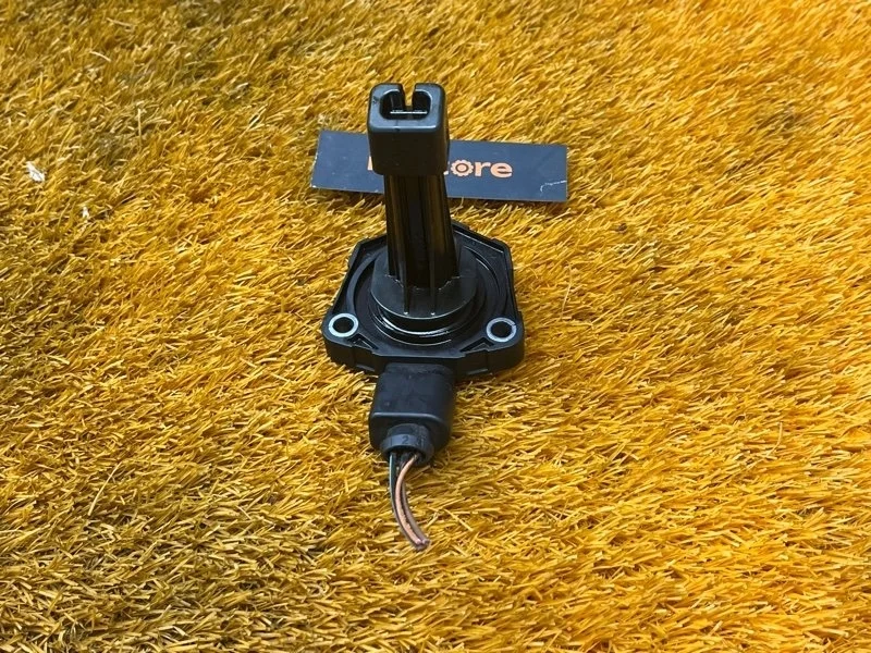 Датчик уровня масла Audi A4 2009 03C907660H B8/8K CDHB