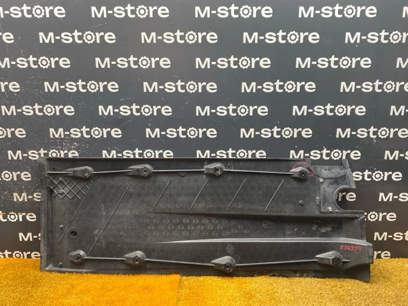 Защита днища кузова Audi A3 2007 1K0825211E 8P BWA, левая