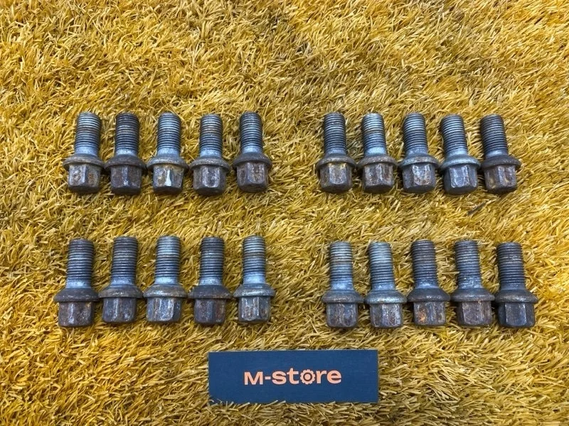 Болт колесный Mercedes-Benz E-Class 2005 A0009904907 W211 272.943