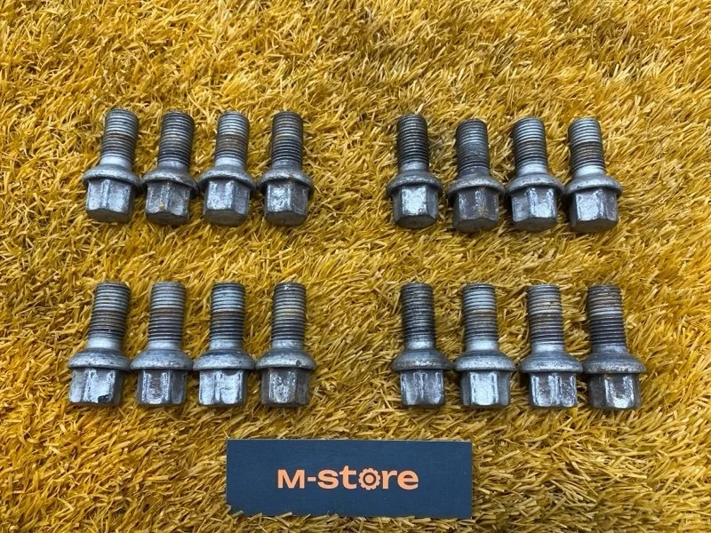 Болт колесный Mercedes-Benz E-Class 2009 A0009904907 W212 272.980