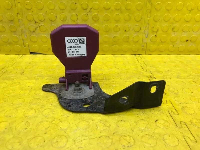 Антенна AUDI Q7 2016 4M0035507 4MB CVM 011869, правая