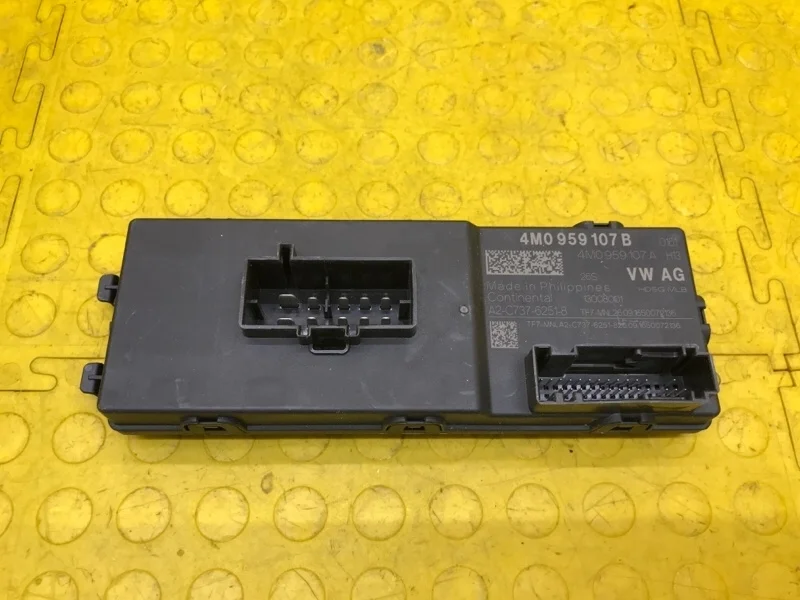 Блок управления AUDI Q7 2016 4M0959107B 4MB CVM 011869