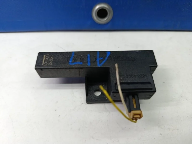 Антенна Audi Q5 2012 8K0907247 8R 3.0 CTVA