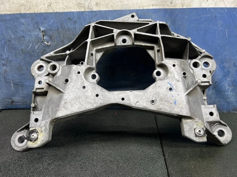 Кронштейн КПП Audi Q5 2012 4H0399263L 8R 3.0 CTVA