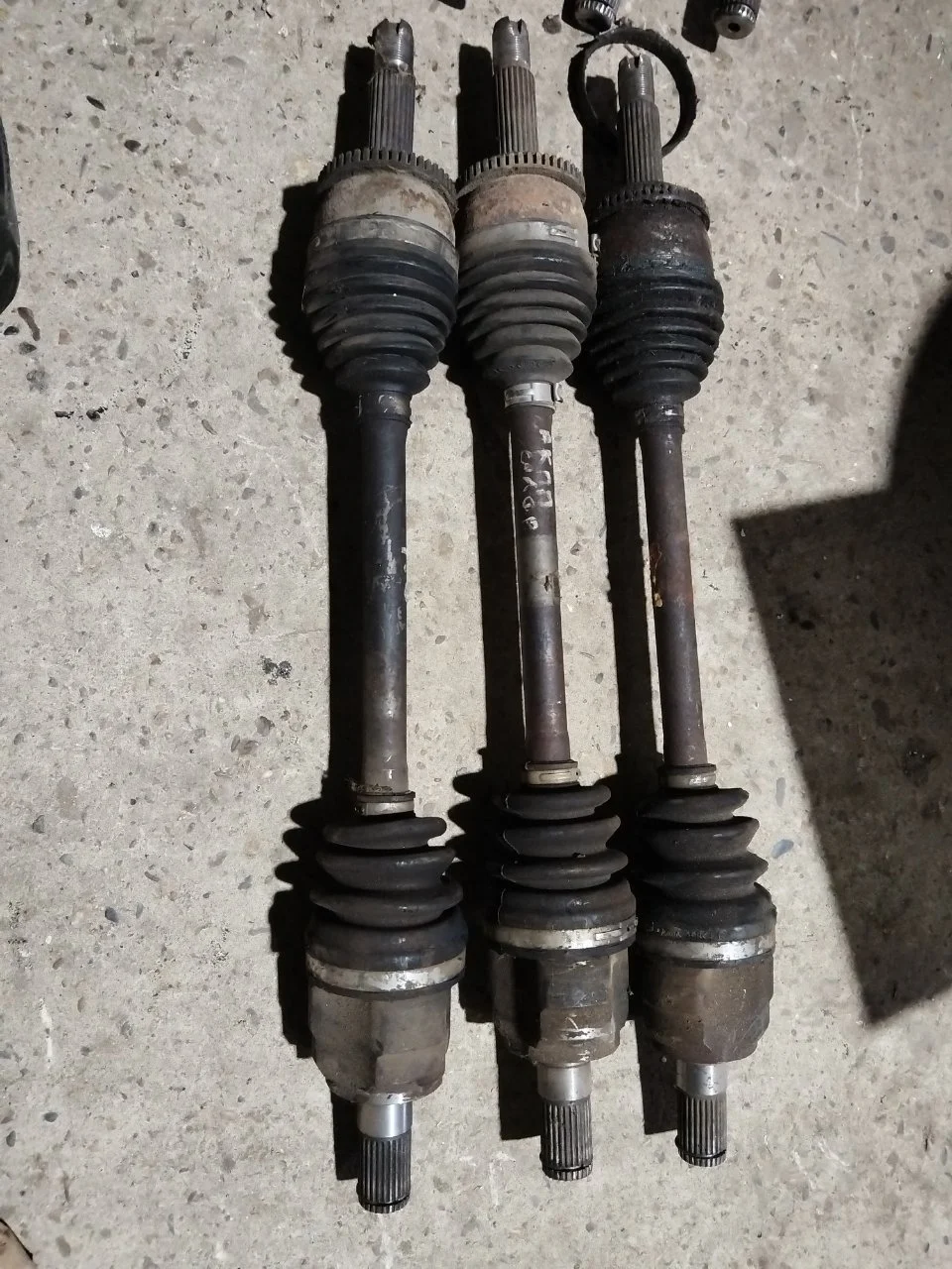 Привод колеса Hyundai Solaris 2017 495001R100, передний левый