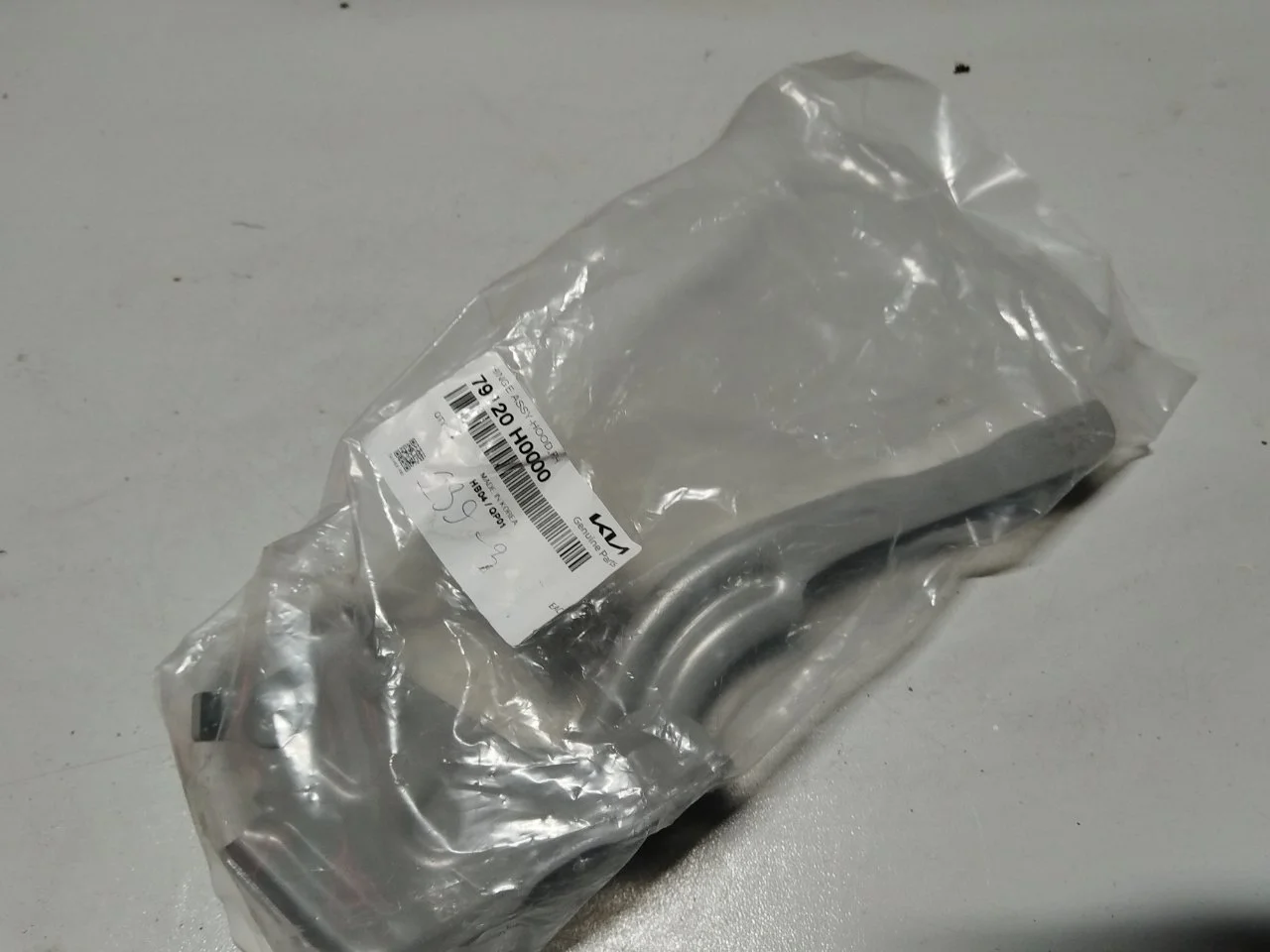 Петля капота Kia Rio 4 2020 79120H0000, правая