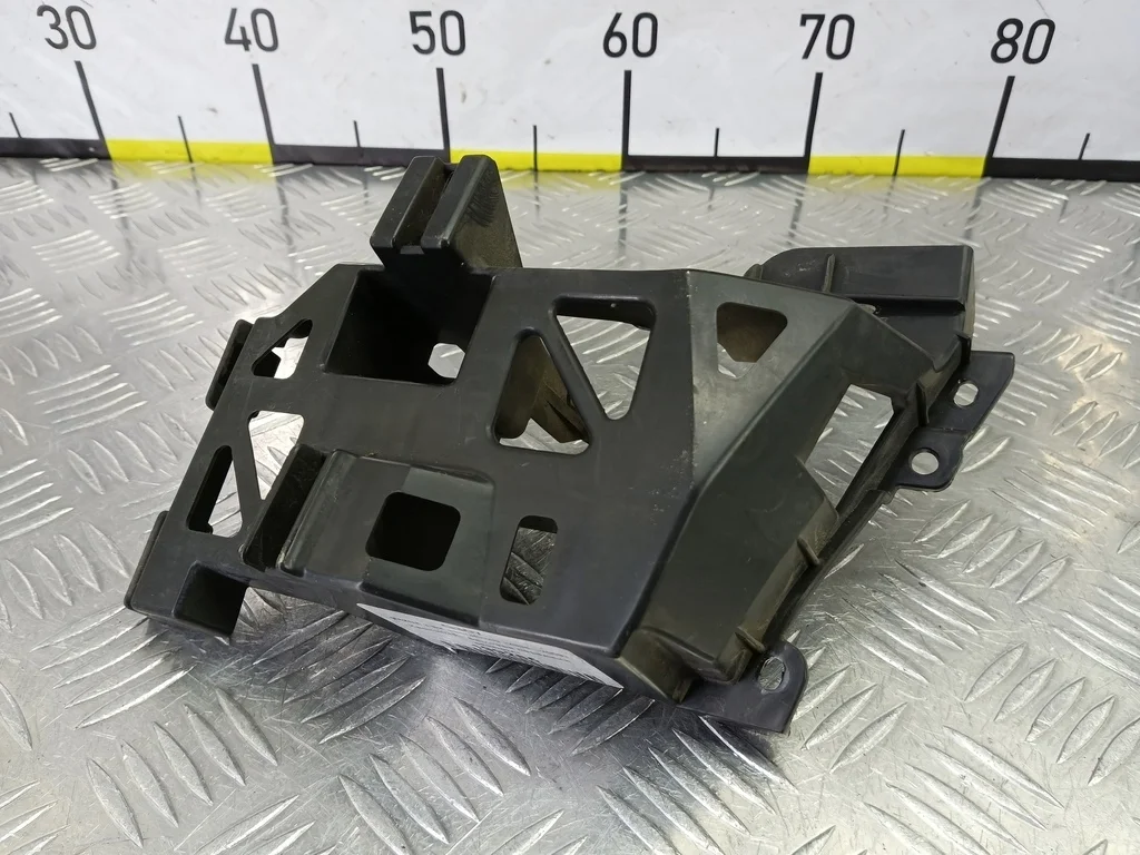 Кронштейн бампера передний MAZDA 3 BK рестайлинг