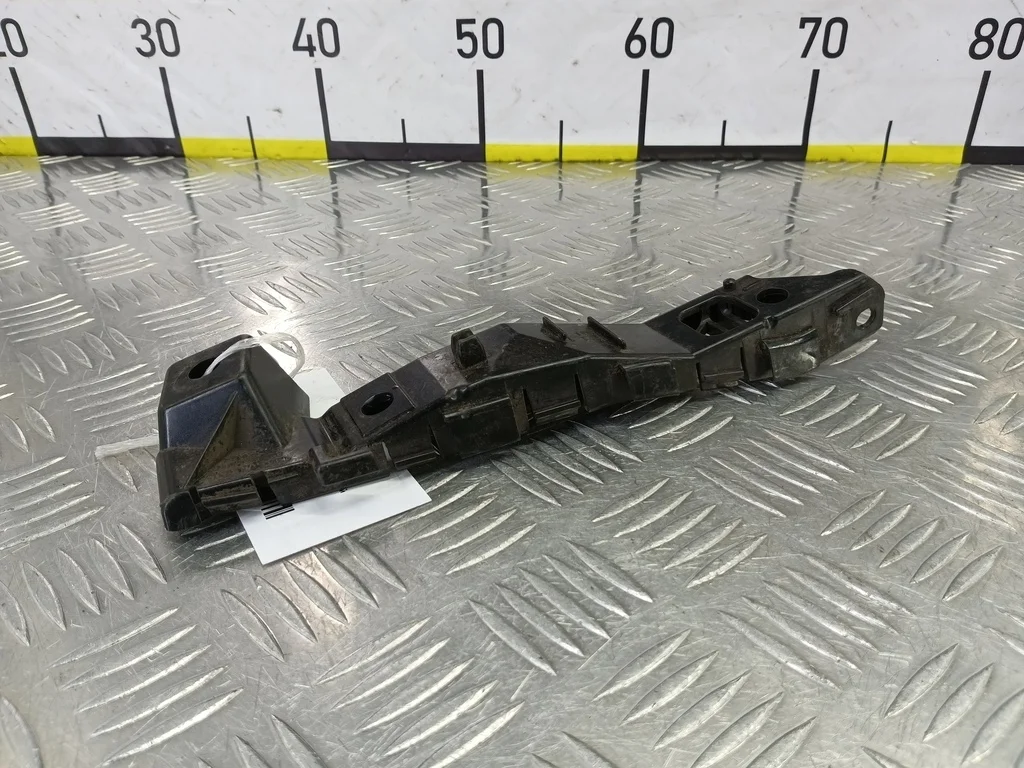 Кронштейн бампера передний Kia Ceed ED (2006—2010)