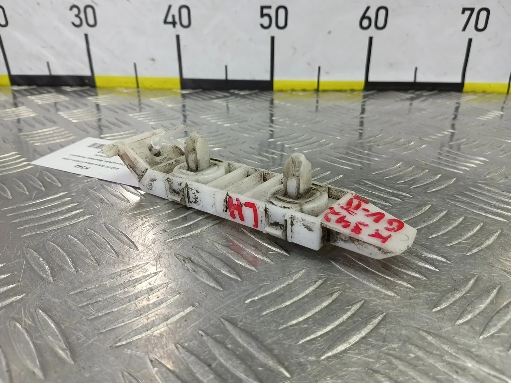 Кронштейн бампера передний SUZUKI Grand Vitara II