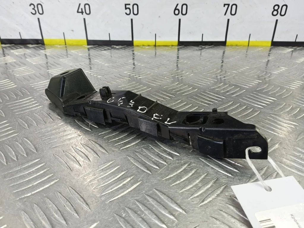 Кронштейн бампера передний Kia Ceed ED (2006—2010)