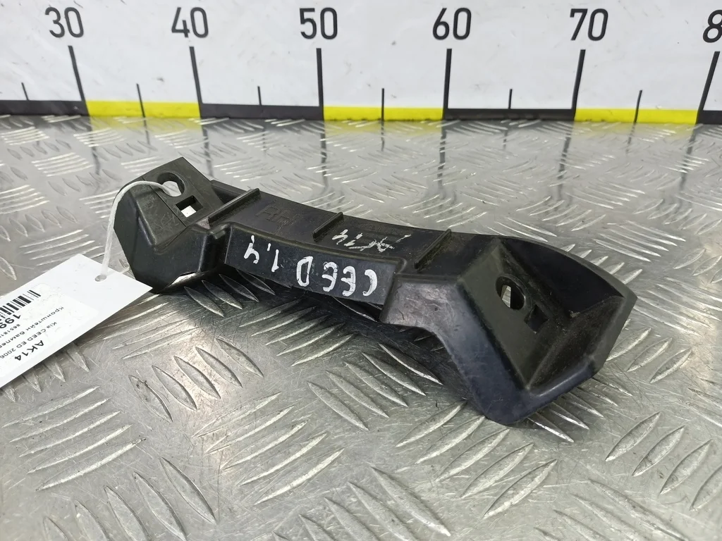 Кронштейн бампера передний Kia Ceed ED (2006—2010)