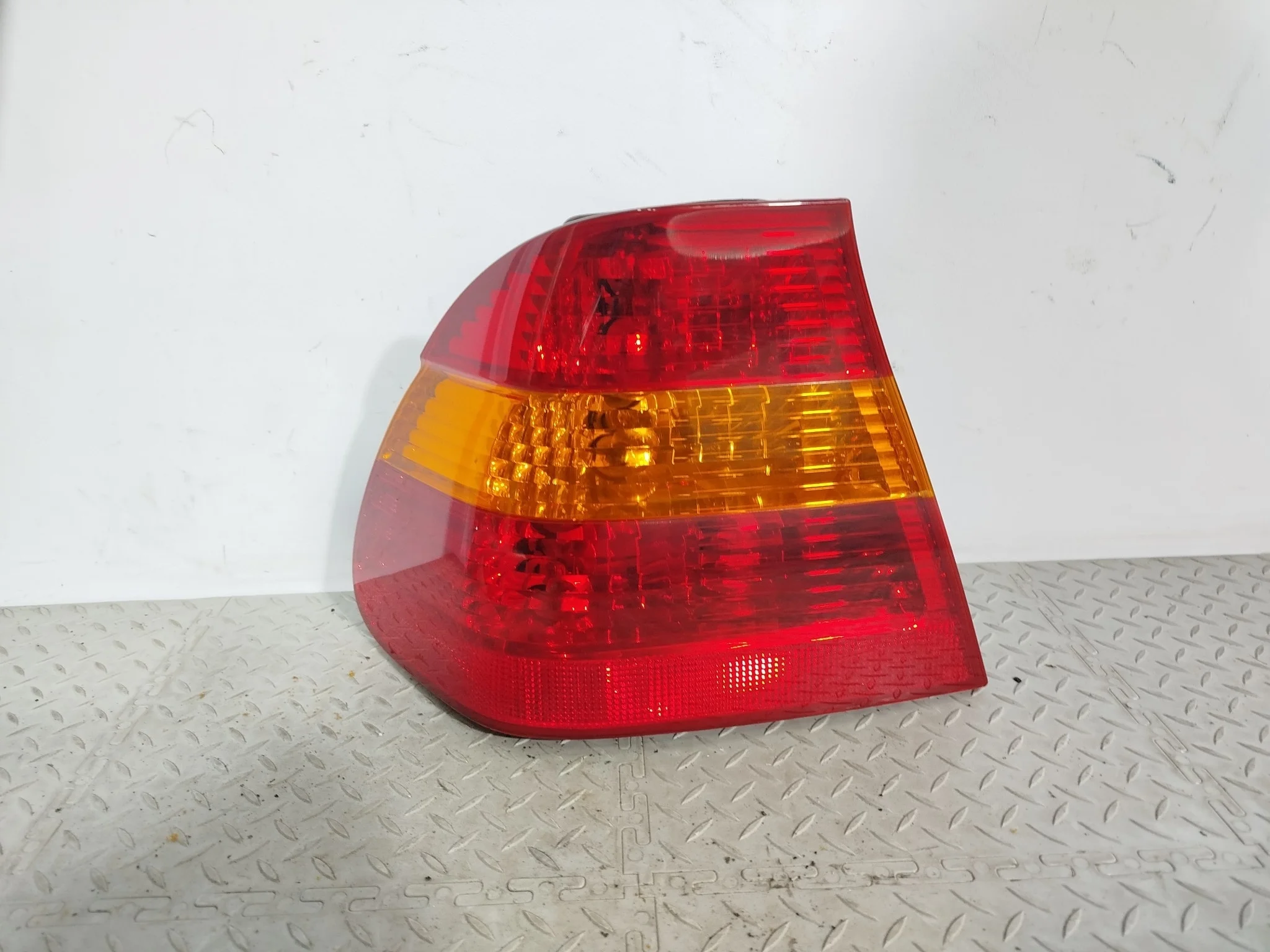 ФОНАРЬ BMW ЛЕВО 63216946533 S4075