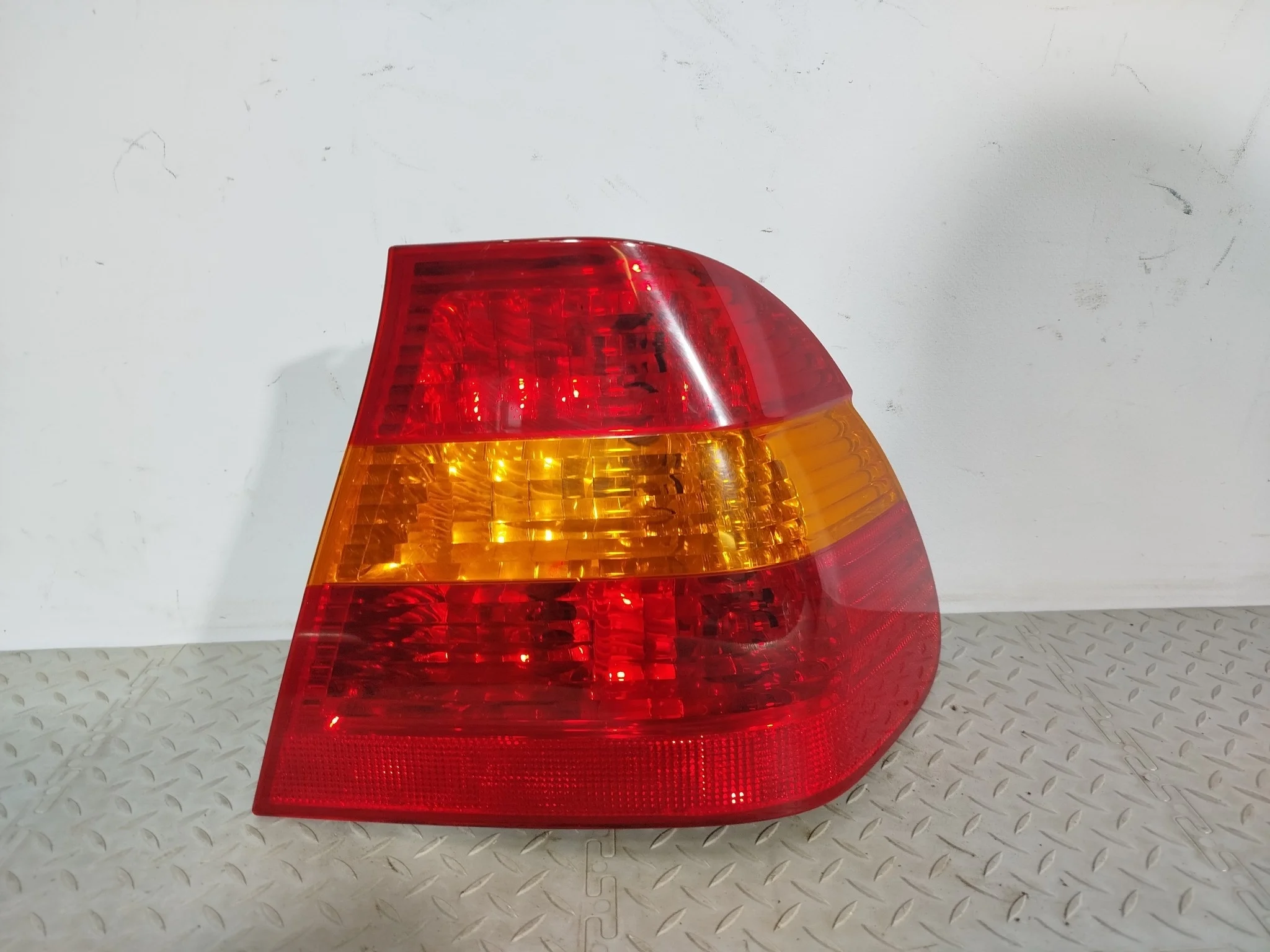 ФОНАРЬ BMW ПРАВО 63216946534 S4075