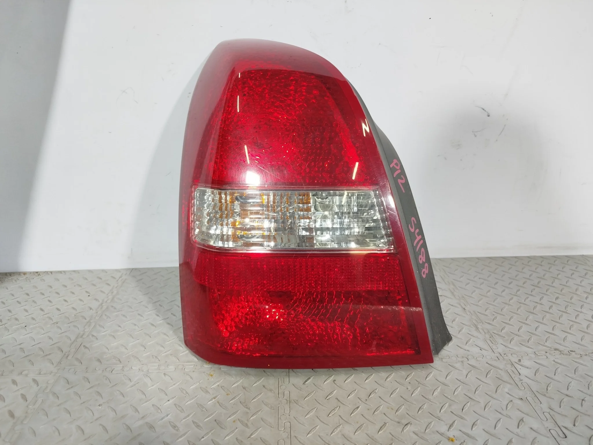 ФОНАРЬ NISSAN ЛЕВО 26555AU025 S4188