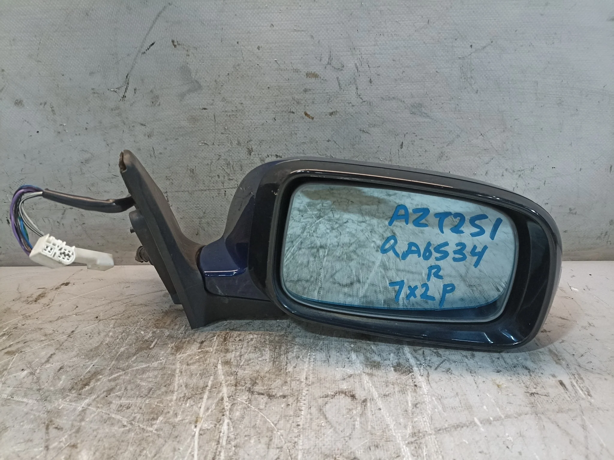 ЗЕРКАЛО TOYOTA ПРАВО 8790105060 синий, 8P4 QA6534