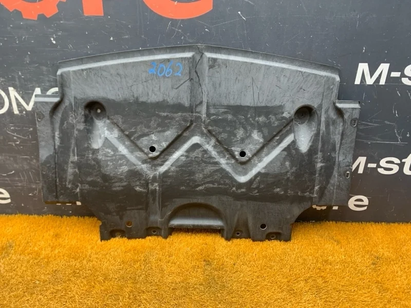 Защита двигателя Mercedes-Benz R-Class 2010 A2515240130 W251 272.967