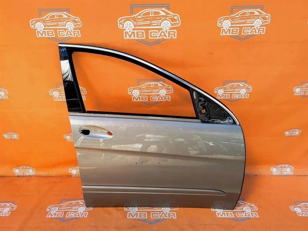 Дверь передняя правая Mercedes-Benz