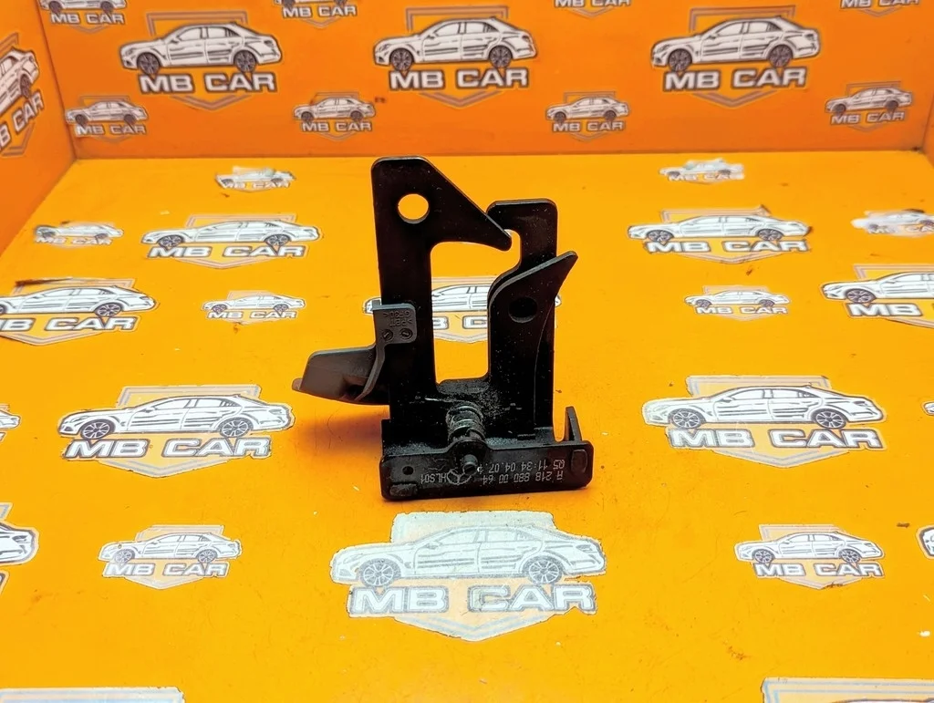 Замок капота Mercedes-Benz