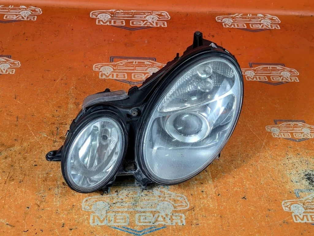 Фара левая Mercedes-Benz