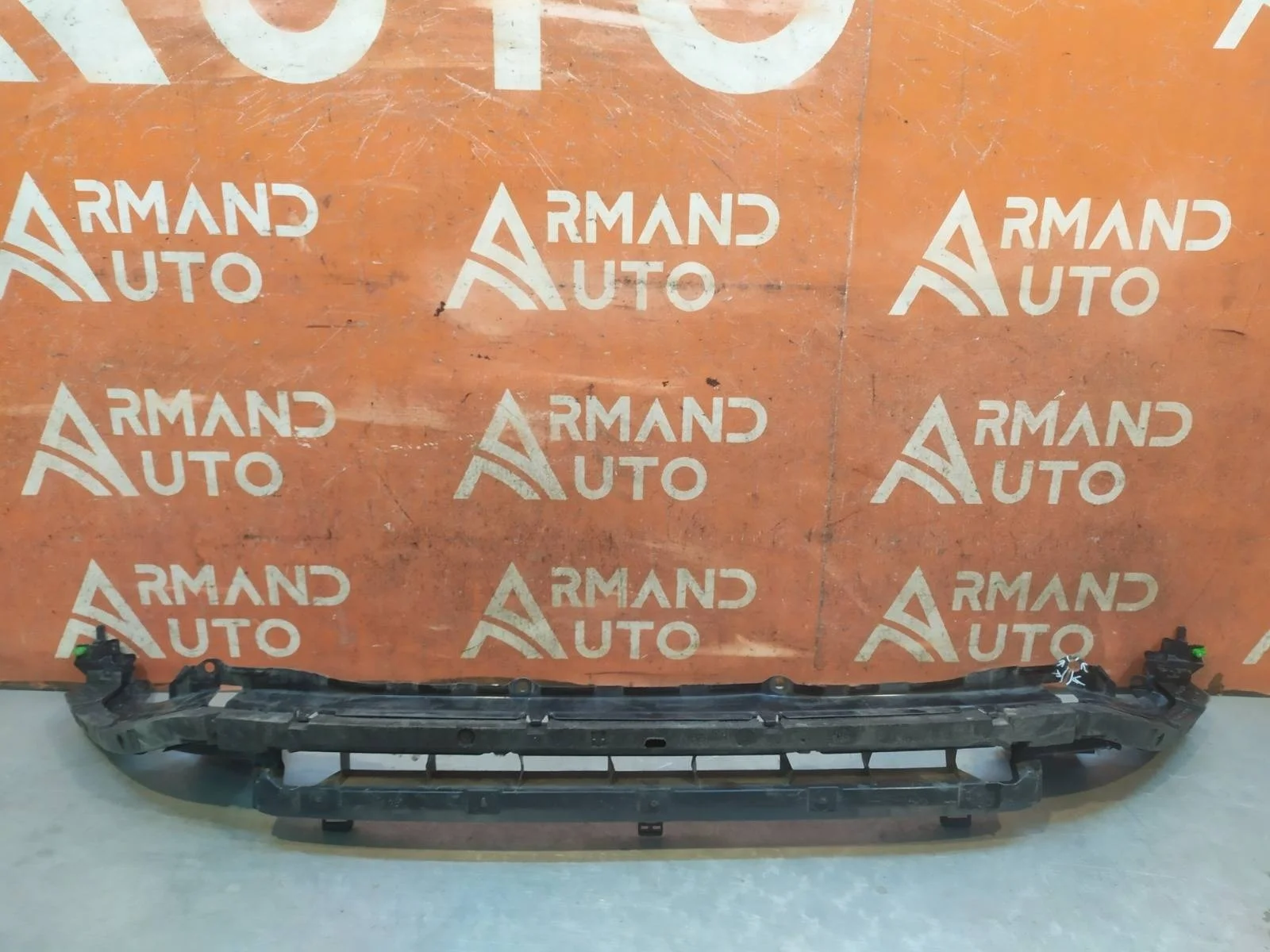 Кронштейн бампера Land Rover Discovery Sport 2014-нв L550