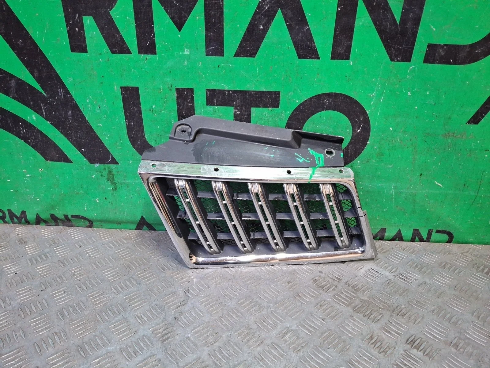 Решетка радиатора Mitsubishi Pajero Sport 2008-2013