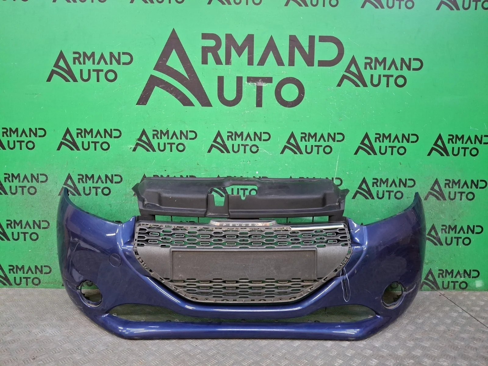 Бампер Peugeot 208 2012-2015