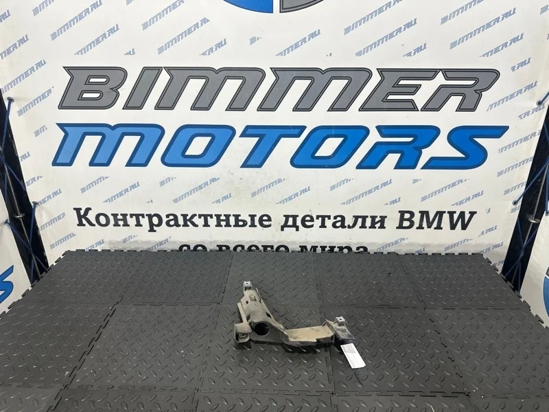 Кронштейн фары BMW 3 2003 63128380188 Е46 М54B30, правый