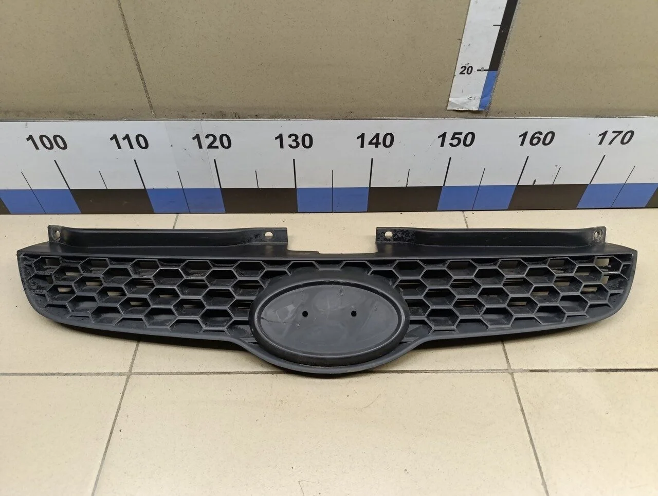 Решетка радиатора Matrix 2001-2010