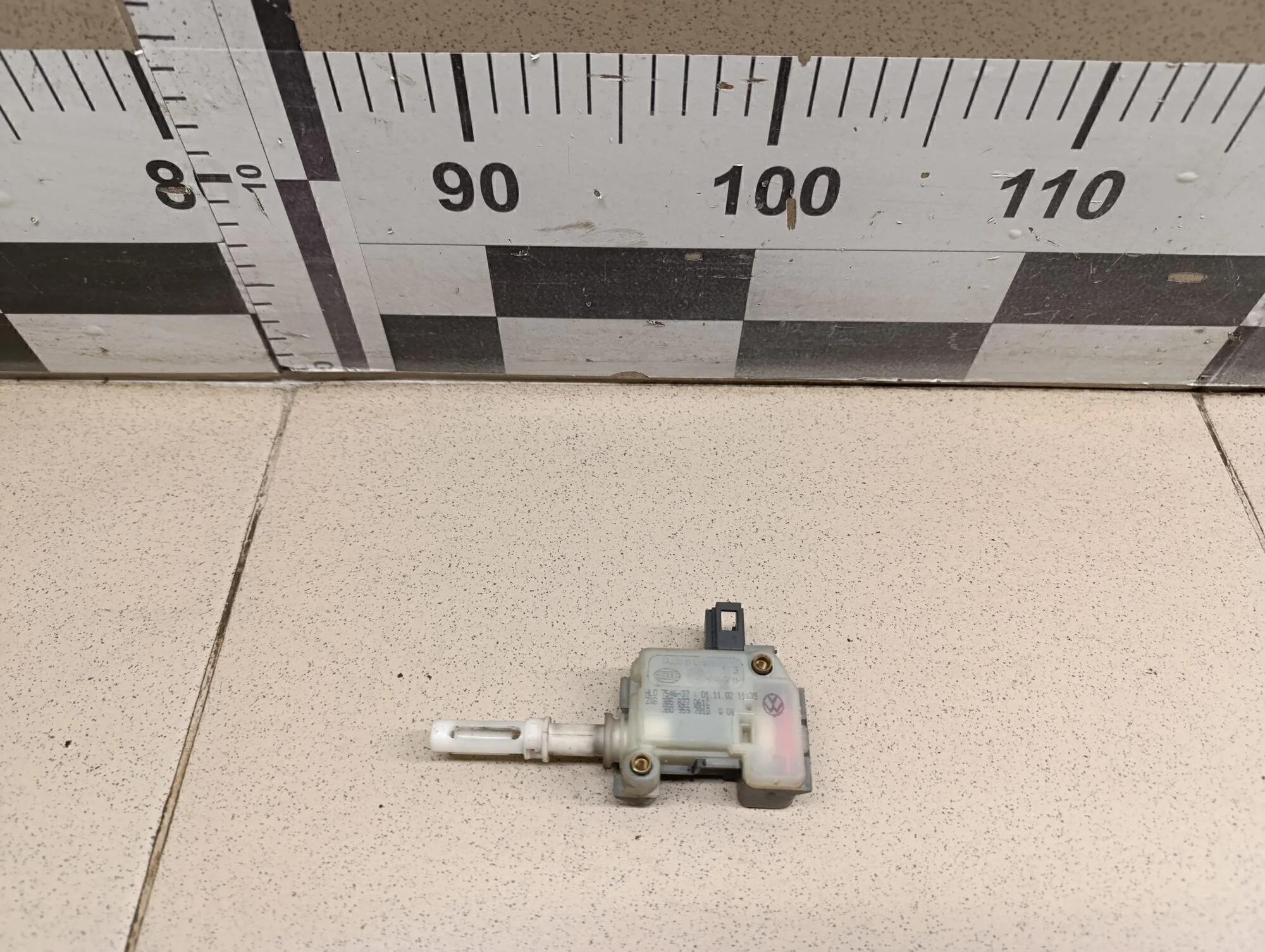 Активатор замка багажника Passat [B5] 2000-2005