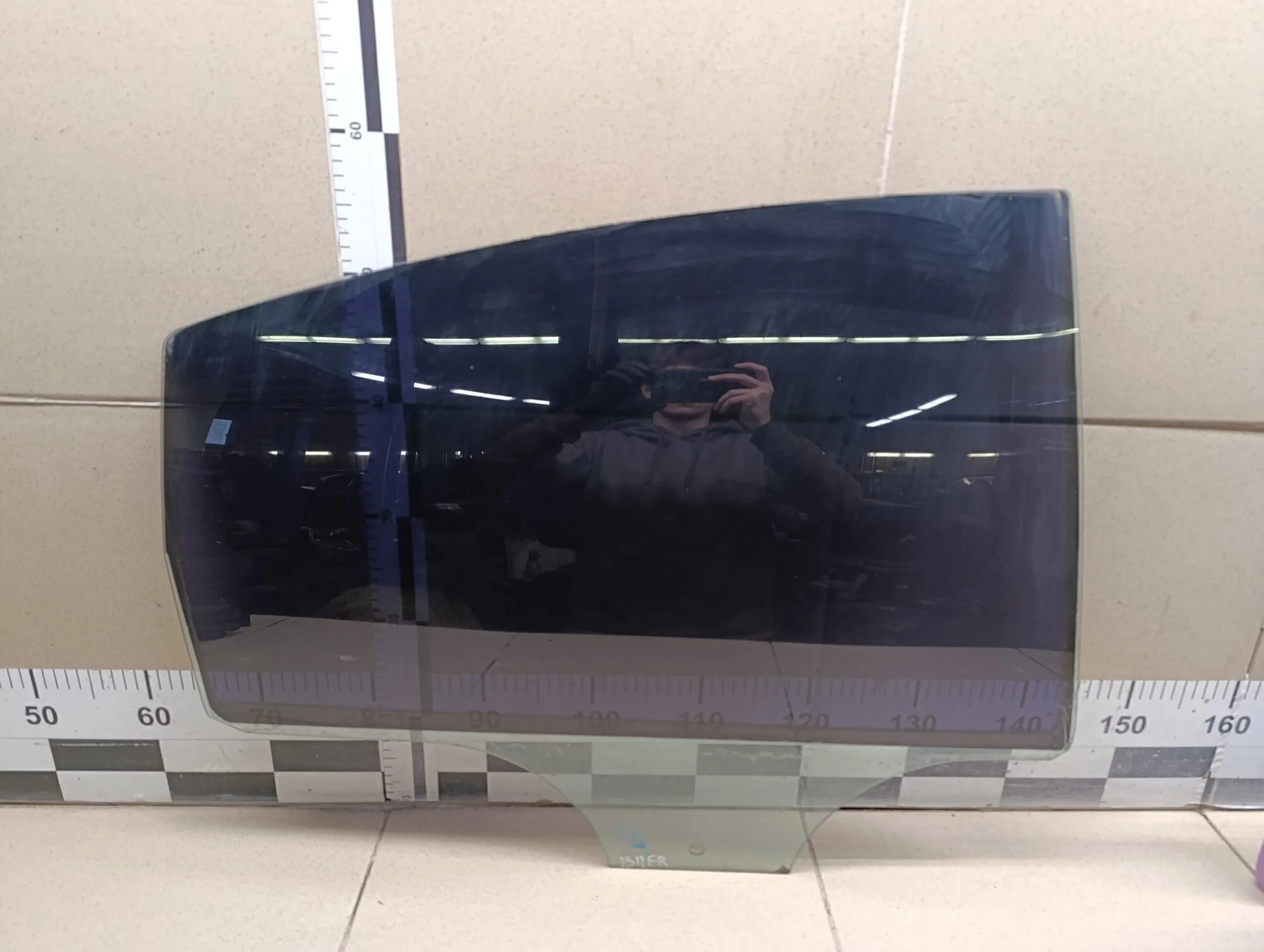 Стекло двери задней правой Passat [B5] 1996-2000