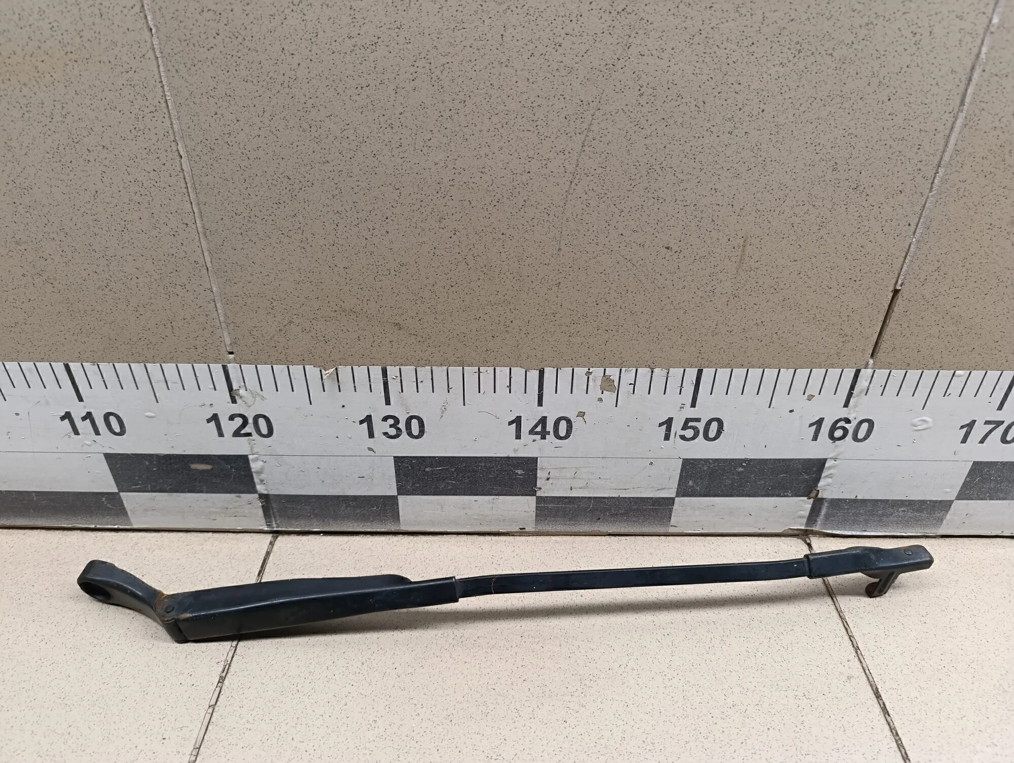 Поводок стеклоочистителя передний левый Passat [B5] 2000-2005