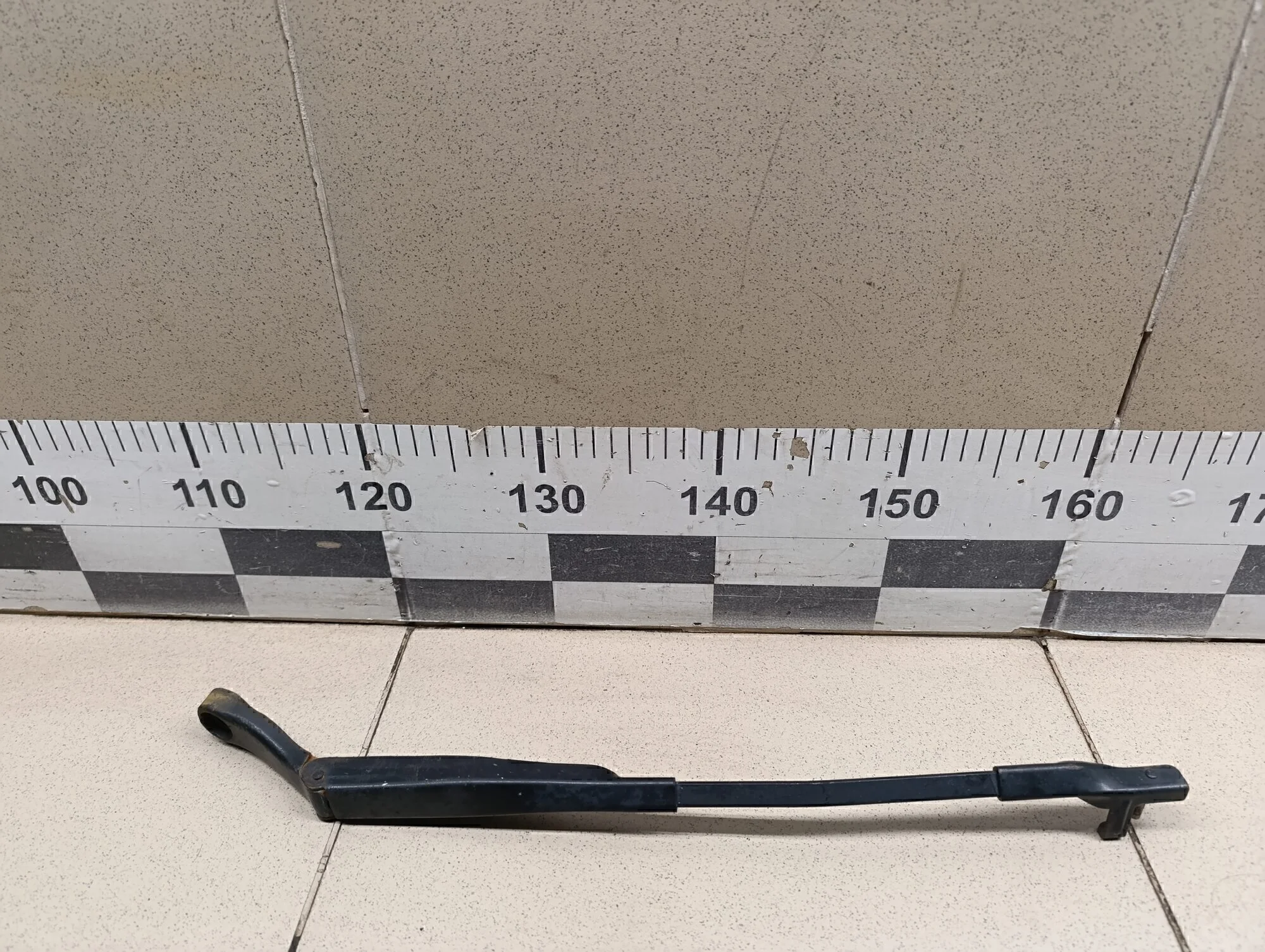 Поводок стеклоочистителя передний правый Passat [B5] 2000-2005