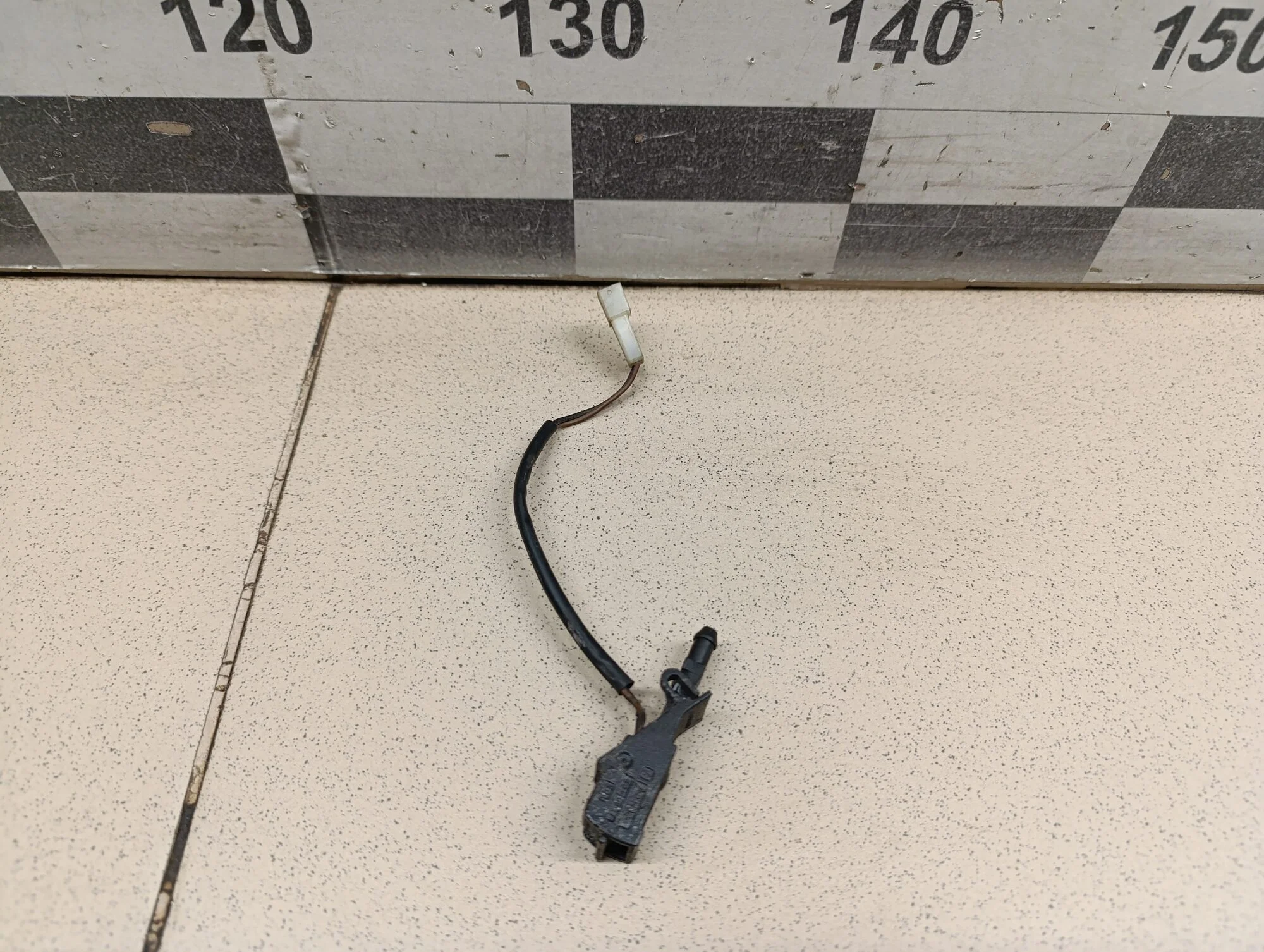 Форсунка омывателя лобового стекла Passat [B5] 1996-2000