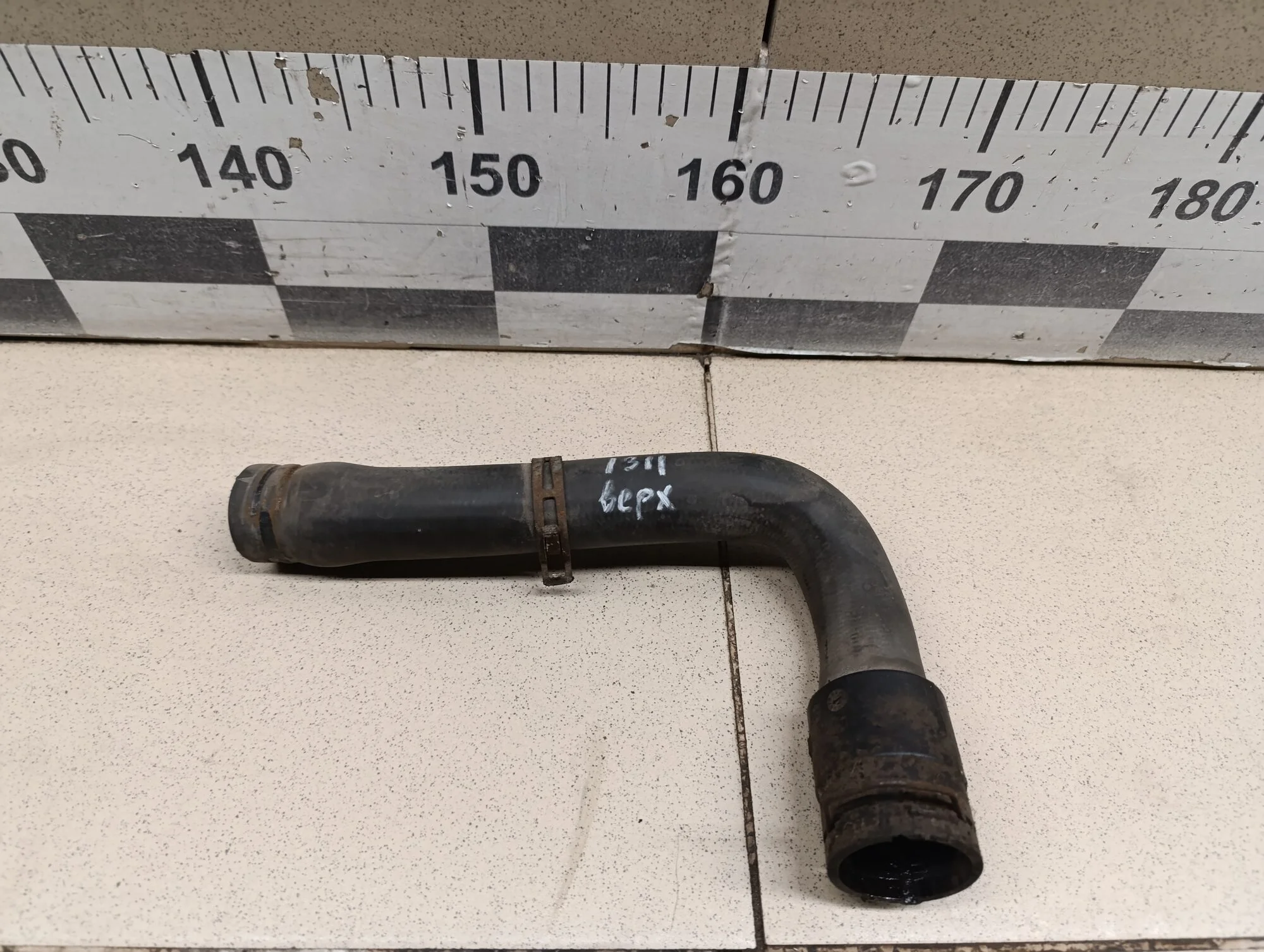 Патрубок радиатора A4 [B5] 1994-2000